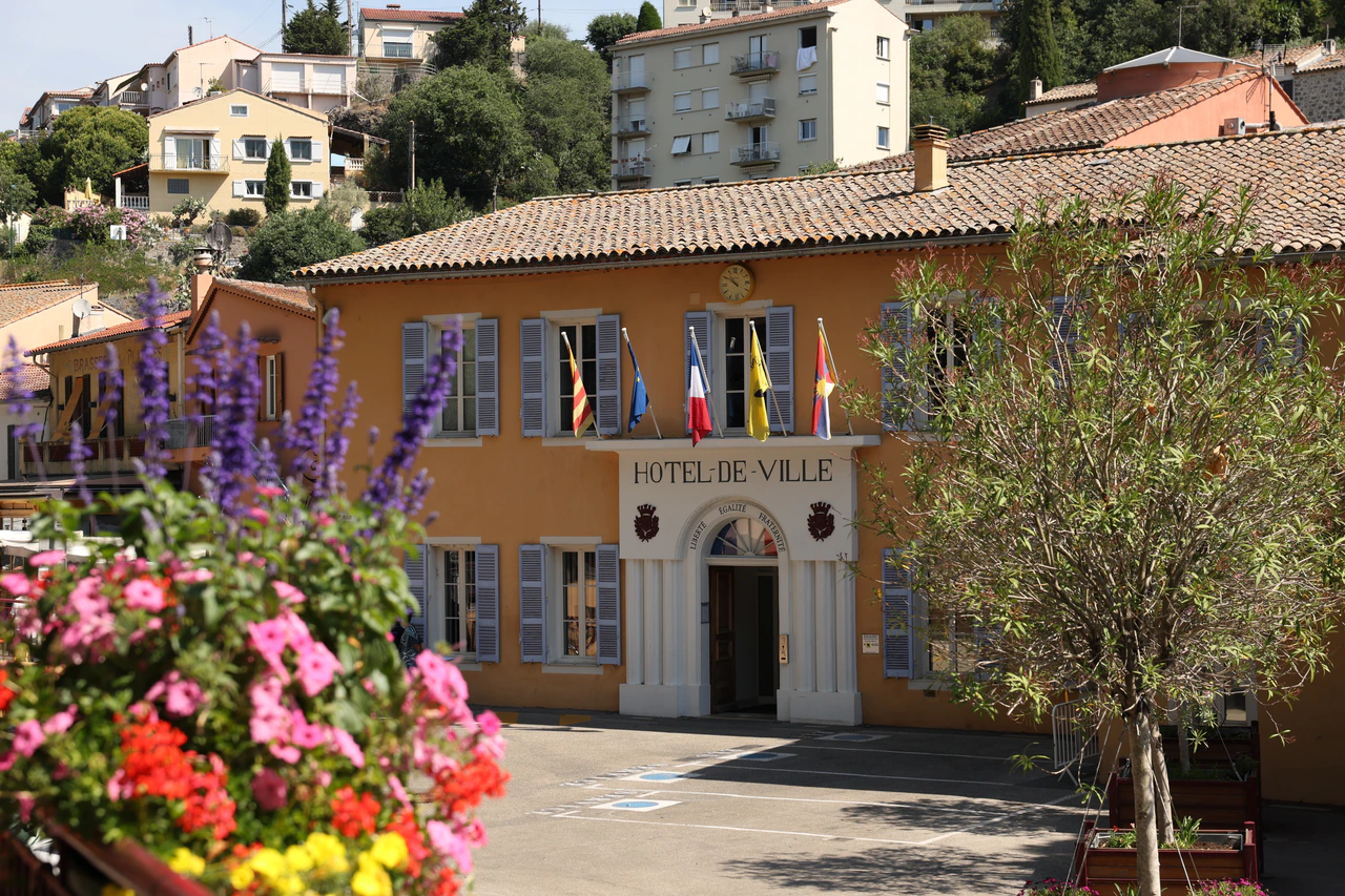 Hôtel de ville, lieu de la cérémonie civile